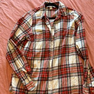 ❤️ 3 for $10: Women’s old navy plaid shirt.